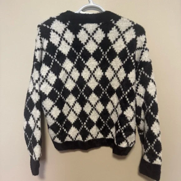 Abercrombie & Fitch Fuzzy Argyle Sweater - Women’s Small - Picture 5 of 11